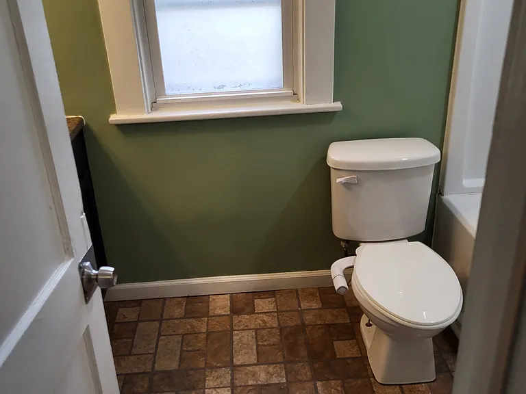 124 Westwood Ave — Photo 8