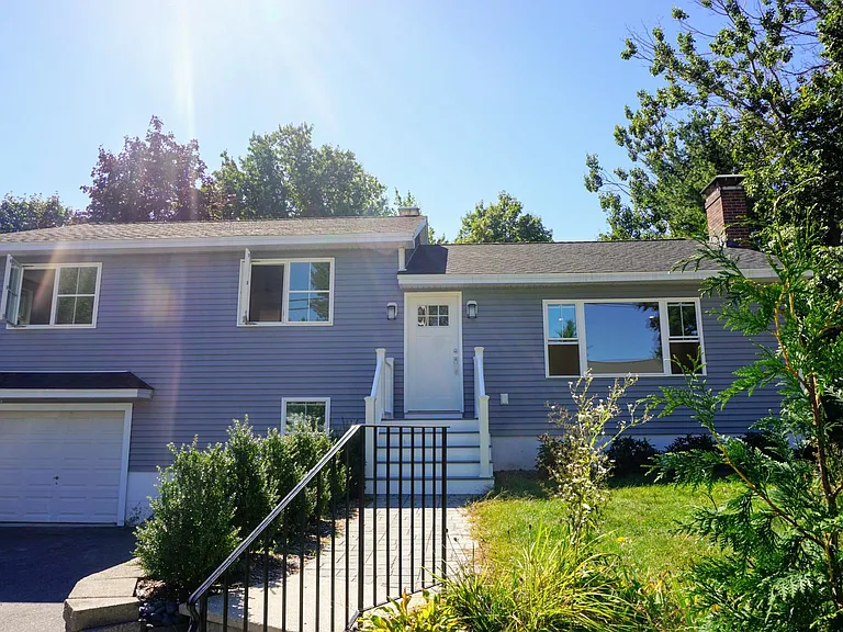 26 Edgewood Rd — Photo 1