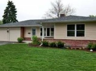 61 Avon Rd, Elk Grove Village, IL 60007