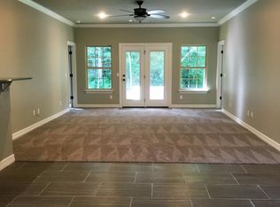 193 S Woodsprings Dr, Fayetteville, AR 72701
