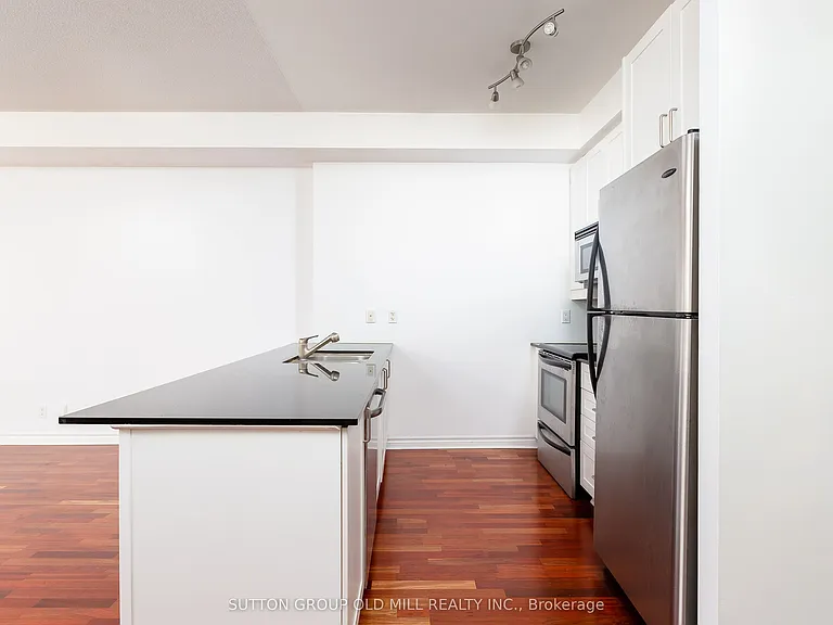 4196 Dundas St W #209 — Photo 7