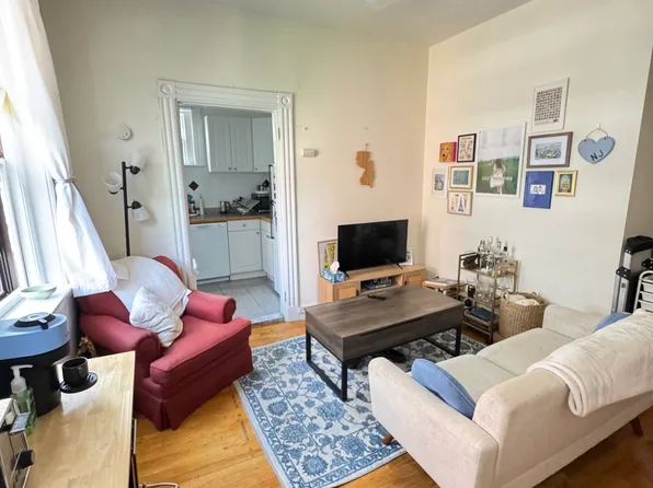 119 Park St APT 9, Brookline, MA 02446