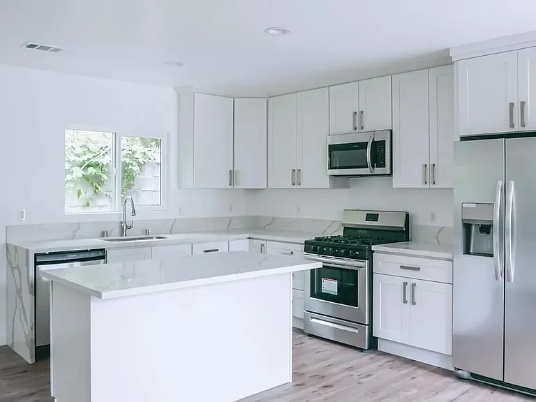 5406 Tampa Ave — Photo 4