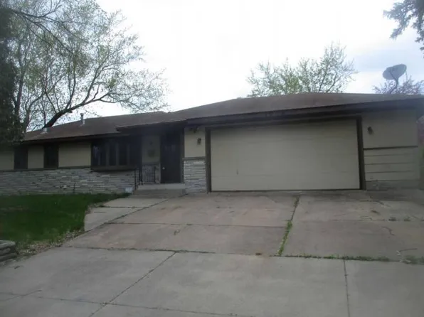 1908 Sugarloaf Trl, Minneapolis, MN 55444