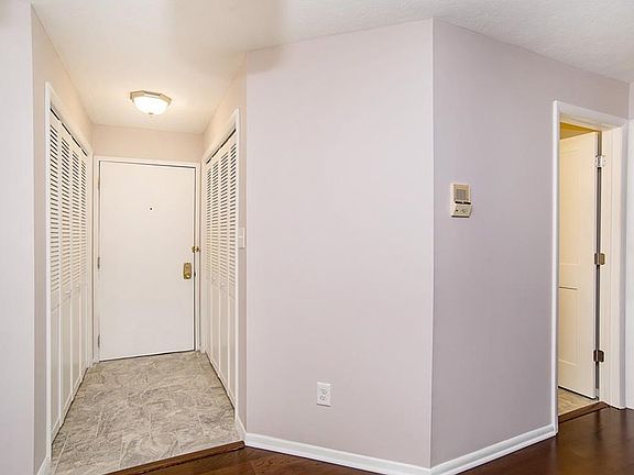 4th image of 4291 Village Parkway Cir W