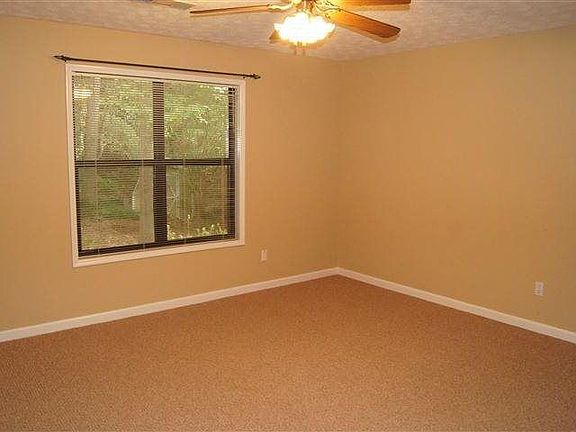 5th image of 303 Planceer Pl