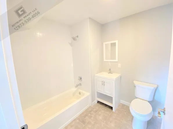 185 Broadway #208, Paterson, NJ 07505