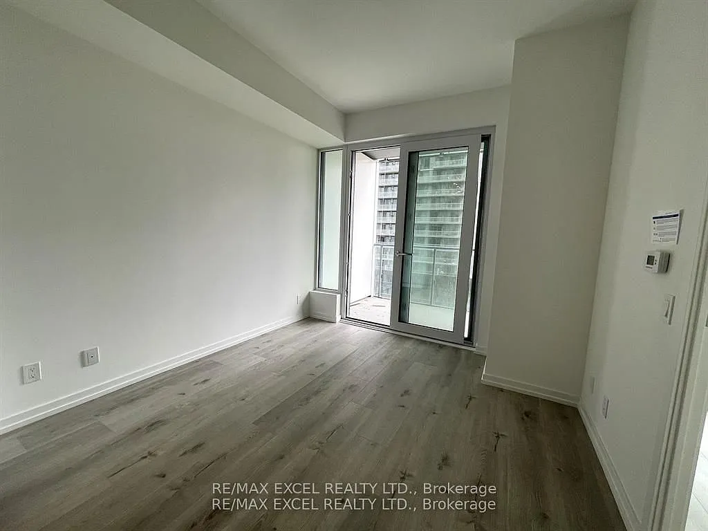 7890 Jane St — Photo 3