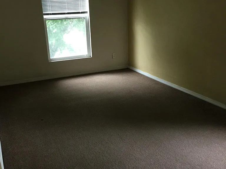 1729 N Lidgerwood St — Photo 9