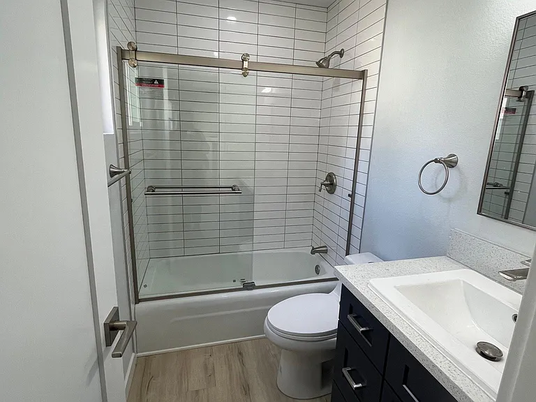 3911 Oregon St #10 — Photo 5