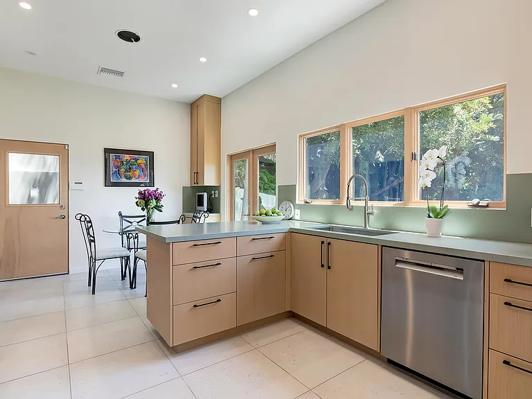 1414 Summitridge Dr — Photo 10