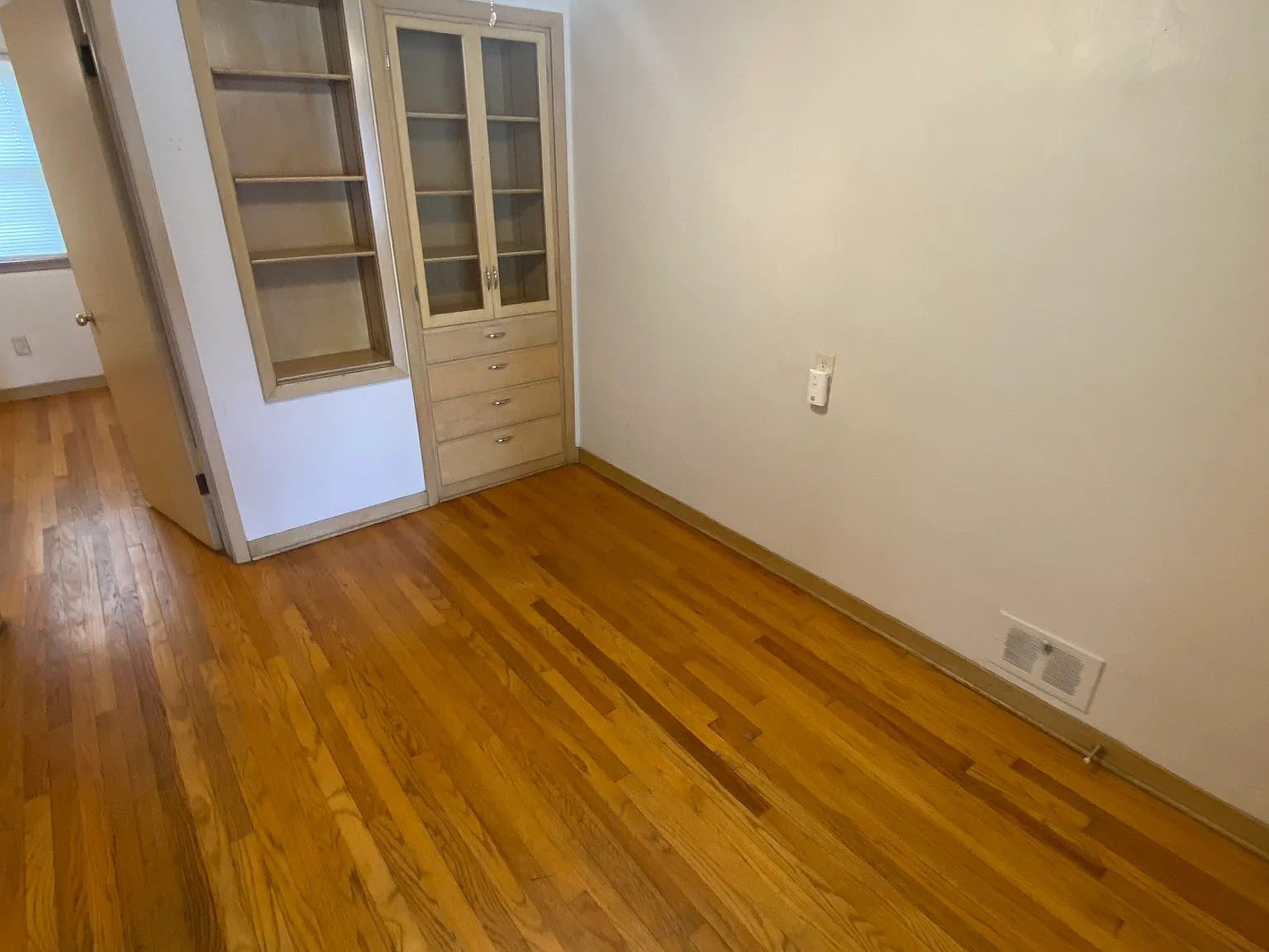 2544 J Street — Photo 3