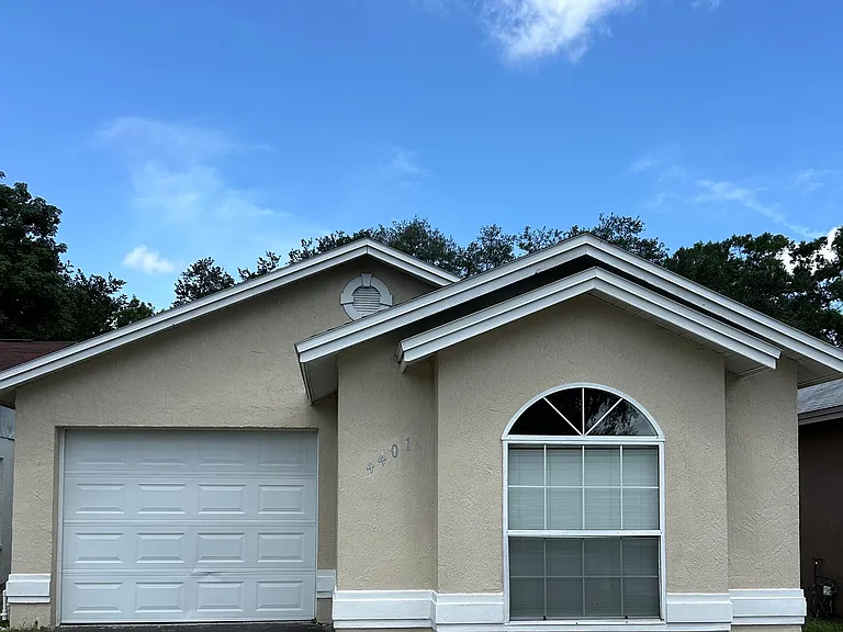 4401 Longshore Dr — Photo 1