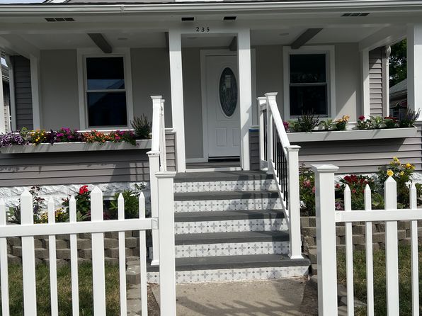 235 London Ave