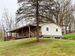 201 Myers Rd, Vandergrift, PA 15690