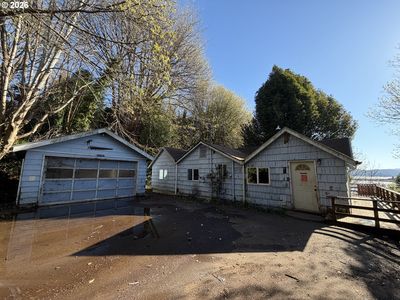 2435 N 10th St, Coos Bay, OR, 97420