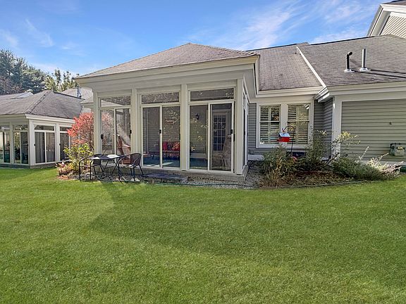 4th image of 59 Farragut Way #59