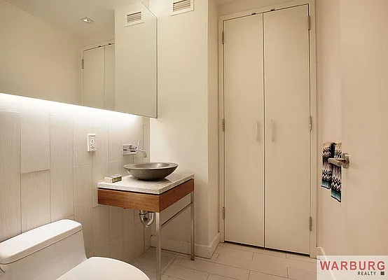 Sold by Warburg | media 7