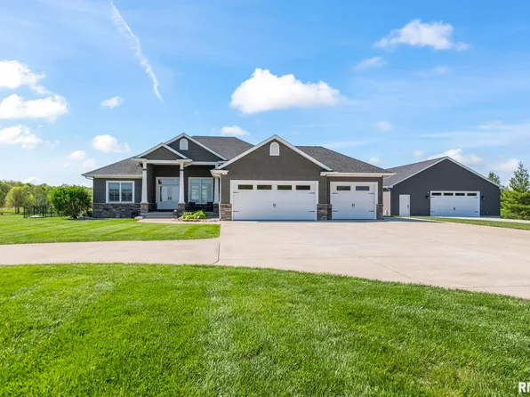 18763 Neff Rd, Girard, IL 62640