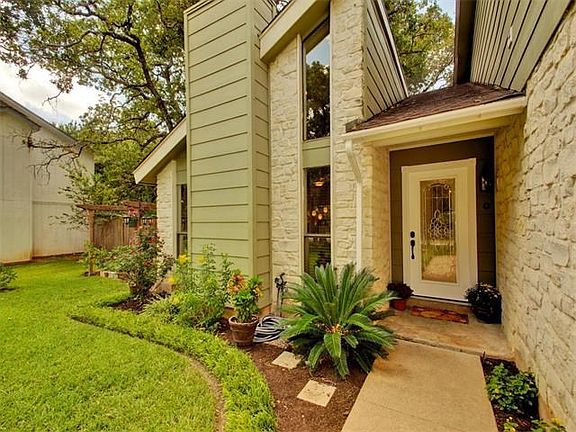 Front entry with creative landscaping