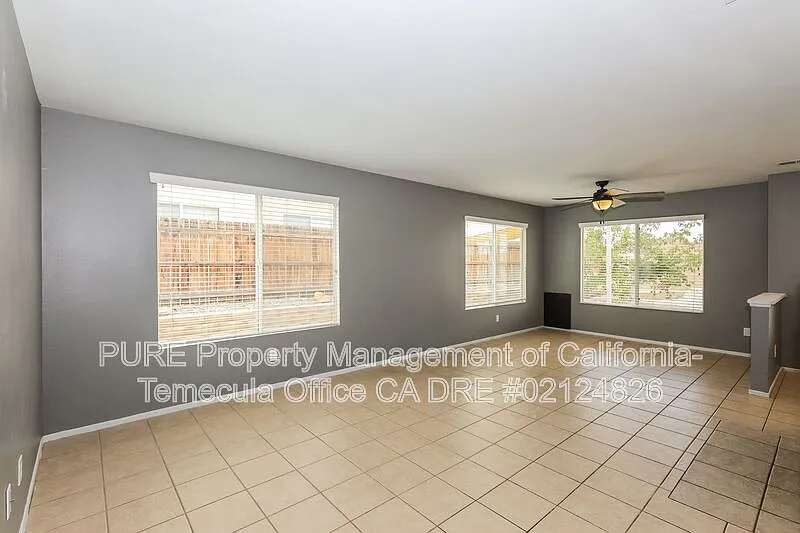 5 bed, 2.0 bath, 1605 sqft, $2,350 — Photo 3