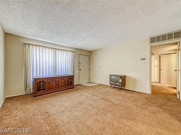 5th image of 555 N Royal Crest Cir #17