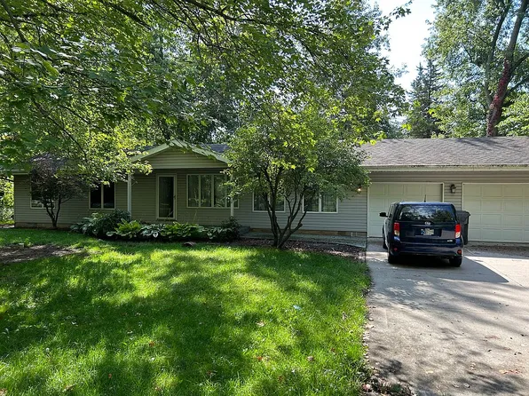 10272 Douglas Rd, Osceola, IN 46561