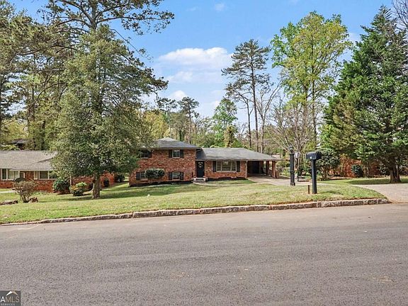 3rd image of 2257 Colleen Ct