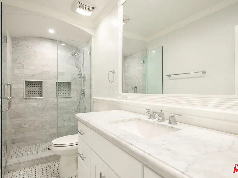 1118 S Cardiff Ave #1 — Photo 25