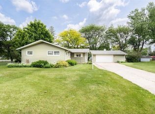 310 Sunny Ln, Hudson, IA 50643