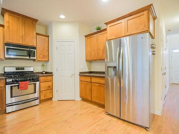 4th image of 5707 NE 67th Ct