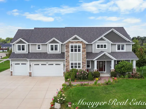 2081 Canopy Dr SW, Byron Center, MI 49315