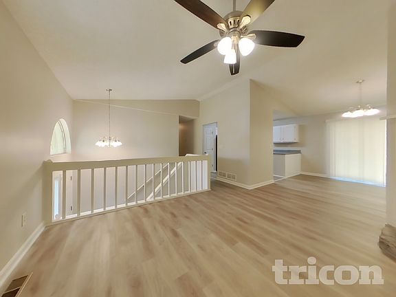 4th image of 2122 Cedar Creek Ln