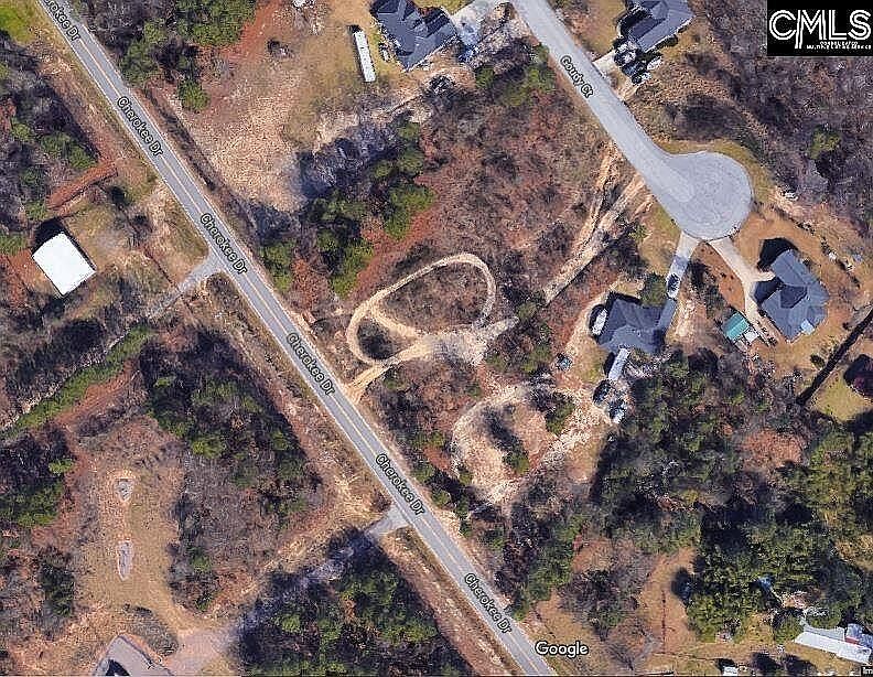 2nd image of 516 Cherokee Drive