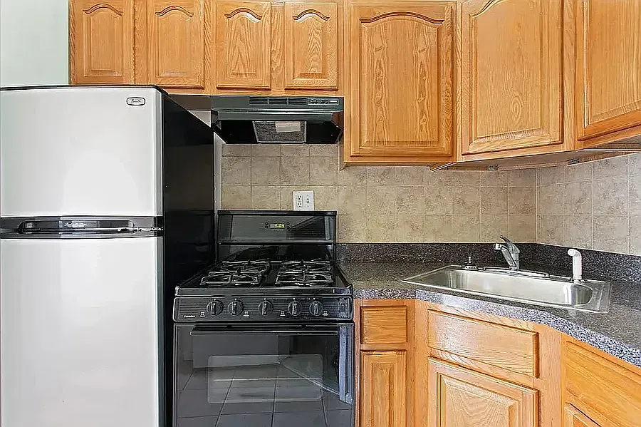 245 Macon Street — Photo 3