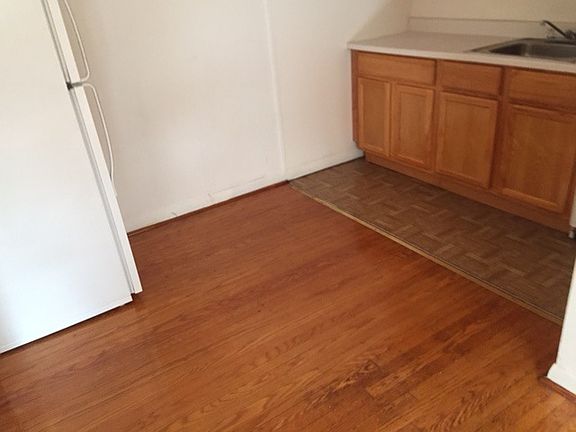 5th image of 4100 Woodland Ave APT 03