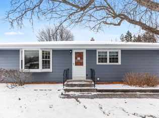 34 Farrell St N, Maplewood, MN 55119