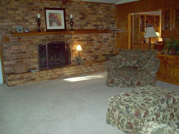 3rd image of 1114 Briarbrook Dr