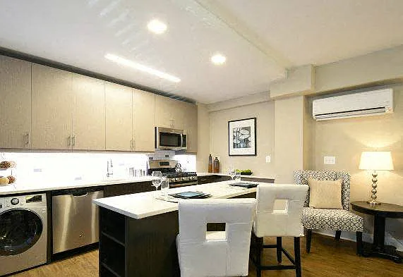 Embassy Tower Apartments — Photo 1