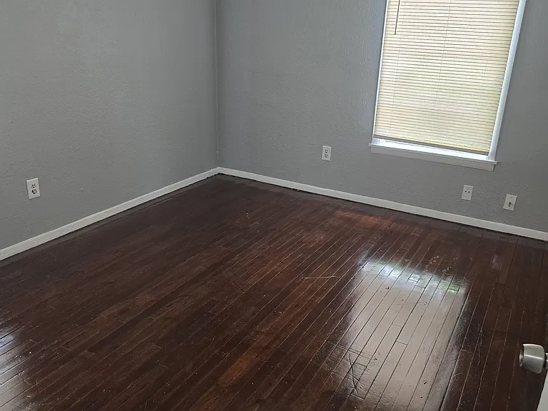 507 Mannington Dr — Photo 5