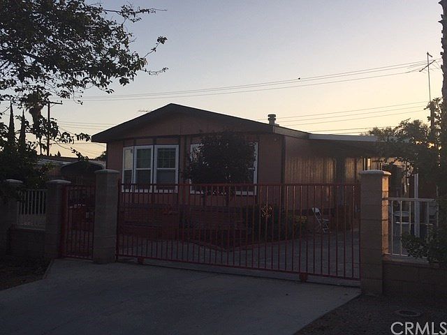 1st image of 618 Bond Dr