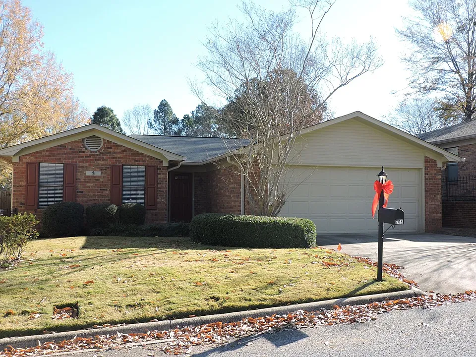 705 Reston Dr