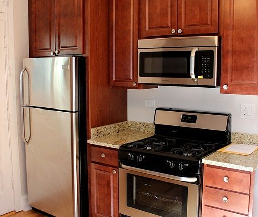 2nd image of 2100 W Ainslie St #21101S