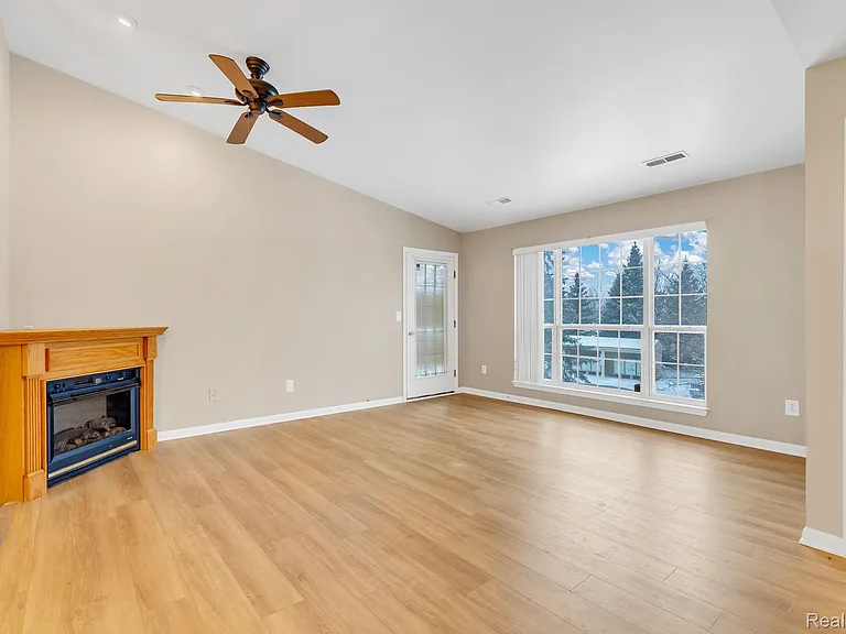 8208 Chesapeake Cir — Photo 9