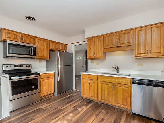 4th image of 5032 Saint Paul Ct