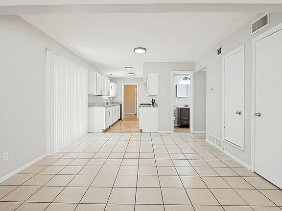 3rd image of 614 Rutgers Dr