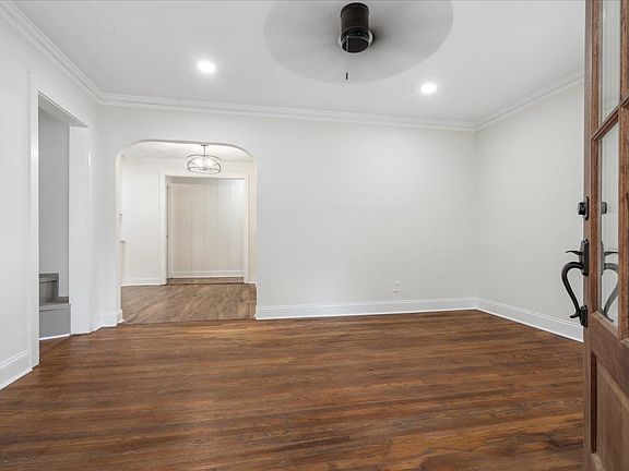 3rd image of 3715 Mayflower Ave