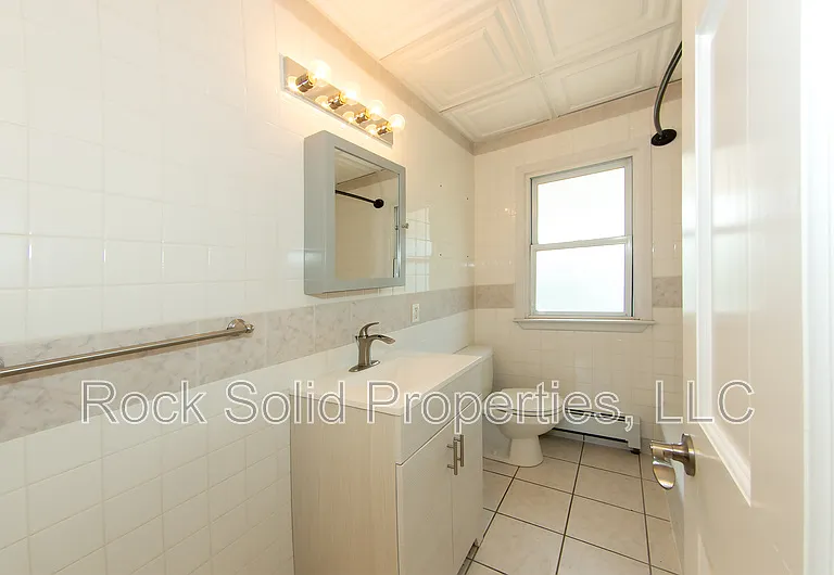 1301 E 23rd St #1 — Photo 14