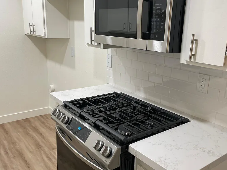 New stainless steel microwaves.
--
*Floor plans are digital renderings. All dimensions are approximate. Actual product and specifications may vary in dimension or detail. Not all features are available in every apartment. Prices and availability are subje