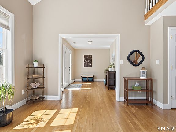 4th image of 495 Spring Street